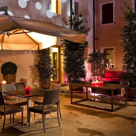 Al Tezzon Hotel 5*