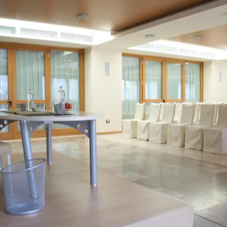 Al Tezzon Hotel