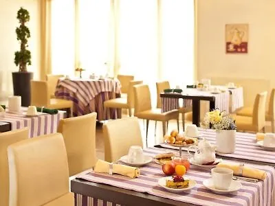 Al Tezzon فندق 5*